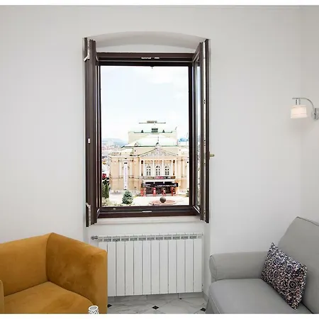 Stylish - Centre Theatre View *