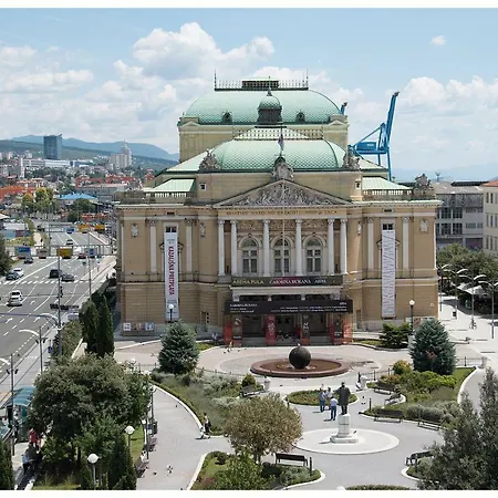 Stylish - Centre Theatre View