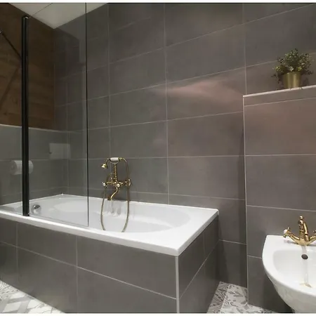 Apartament Stylish - Centre Theatre View