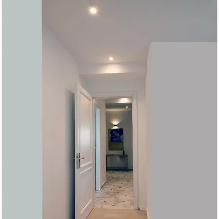 Apartment Stylish - Centre Theatre View *