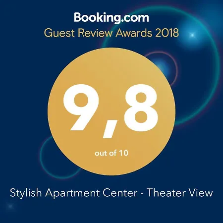 Stylish - Centre Theatre View Apartment *