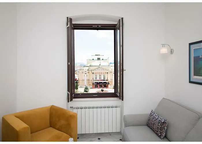 Stylish - Centre Theatre View *