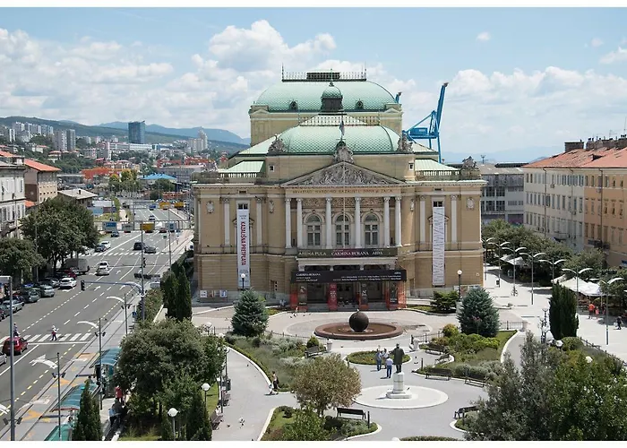 Stylish - Centre Theatre View