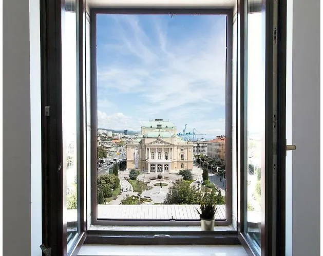 Stylish - Centre Theatre View Rijeka